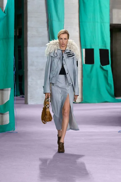 Look 7